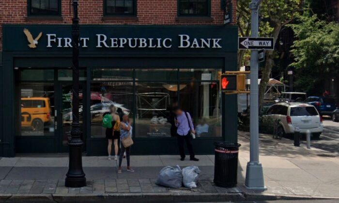 Una foto de archivo muestra una ubicación de First Republic Bank en la ciudad de Nueva York. (Google Street View)