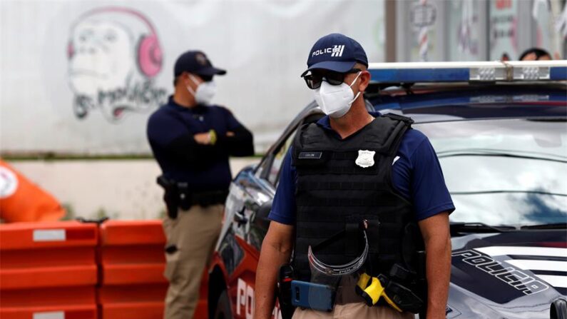 El operativo impactó las operaciones de traficantes de armas y drogas a gran escala en 20 municipios de los 78 de la isla, incluido San Juan, y logró la detención de varios sicarios vinculados a múltiples asesinatos. Imagen de archivo. EFE/Thais Llorca