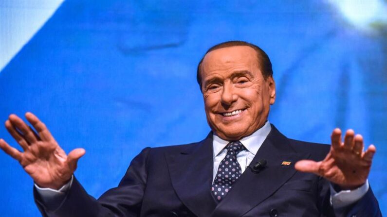 Foto de archivo del líder de Forza Italia y tres veces primer ministro de Italia, Silvio Berlusconi. EFE/EPA/Matteo Corner