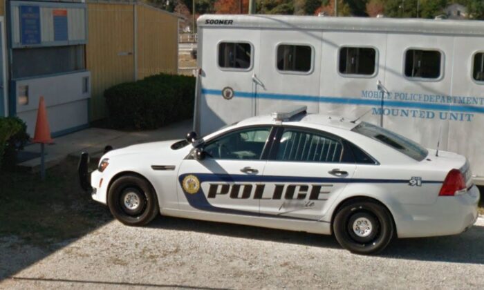 Un coche de policía en Mobile, Alabama, en diciembre de 2016. (Google Maps)
