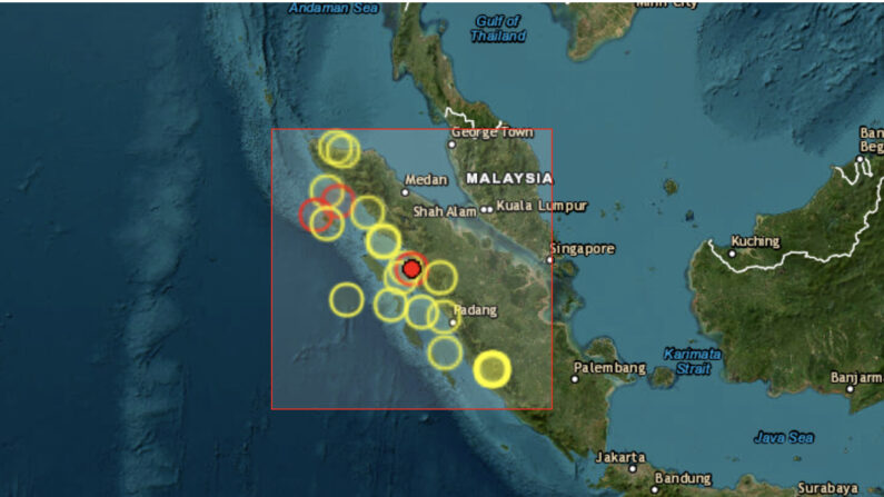 Un terremoto de magnitud 6.1 sacudió este lunes la costa del noroeste de la isla indonesia de Sumatra, una de las más pobladas del país, sin que de momento las autoridades informasen inicialmente de daños o víctimas. (Captura pantalla/EMSC)