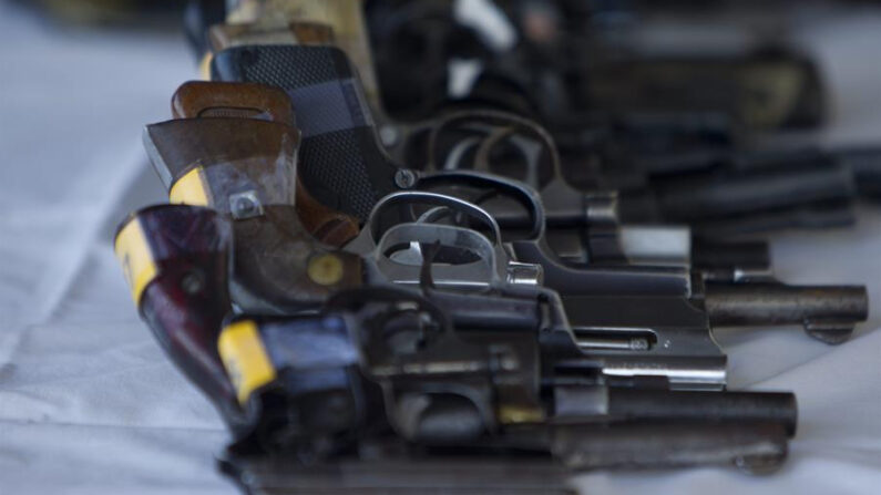 Vista de varias armas de fuego. Imagen de archivo. EFE/Saul Martinez