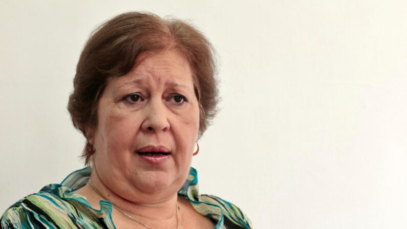 La historiadora, filósofa, ensayista y editora cubana Alina Bárbara López habla durante una entrevista con EFE el 29 de marzo de 2023, en La Habana (Cuba). EFE/ Ernesto Mastrascusa
