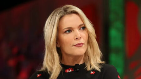 Megyn Kelly afirma que Fox News atraviesa una «crisis existencial» tras la salida de Tucker Carlson