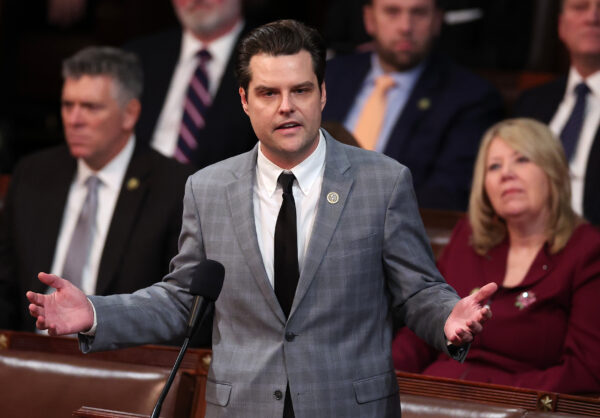 El representante Matt Gaetz (R-Fla.) pronuncia un discurso en el Capitolio de EE.UU., el 6 de enero de 2023. (Win McNamee/Getty Images)
