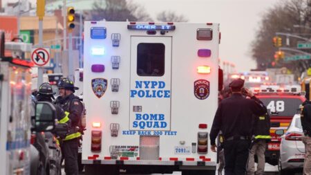 Dos hermanos mueren en incendio causado por bicicleta eléctrica en Nueva York