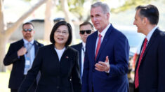 Pelosi elogia reunión de McCarthy con la presidenta de Taiwán