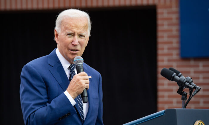 El presidente Joe Biden habla en Irvine, California, el 14 de octubre de 2022. (John Fredricks/The Epoch Times)
