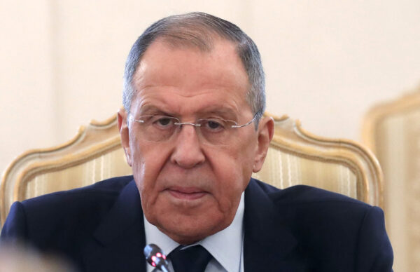 El ministro de Relaciones Exteriores de Rusia, Sergei Lavrov, asiste a una reunión en Moscú el 30 de marzo de 2023. (Maxim Shipenkov/POOL/AFP vía Getty Images)