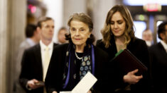 Demócratas piden la dimisión de la senadora Dianne Feinstein por problemas de salud