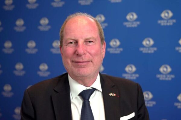 Shen Yun es “perfecto de principio a fin”, dice embajador francés en Israel