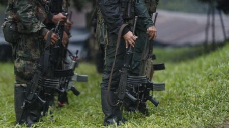 Prisión preventiva para 8 capturados de la principal disidencia de las FARC en Colombia