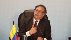 Petro posesiona a siete nuevos ministros para impulsar sus reformas