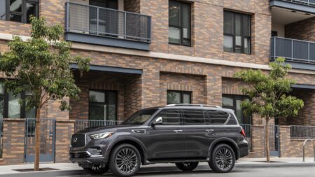 Infiniti QX80 2023: Otro de la vieja escuela para familias numerosas