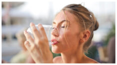 Relación entre ingesta de agua y riesgo de ictus: beber agua podría garantizar una salud óptima