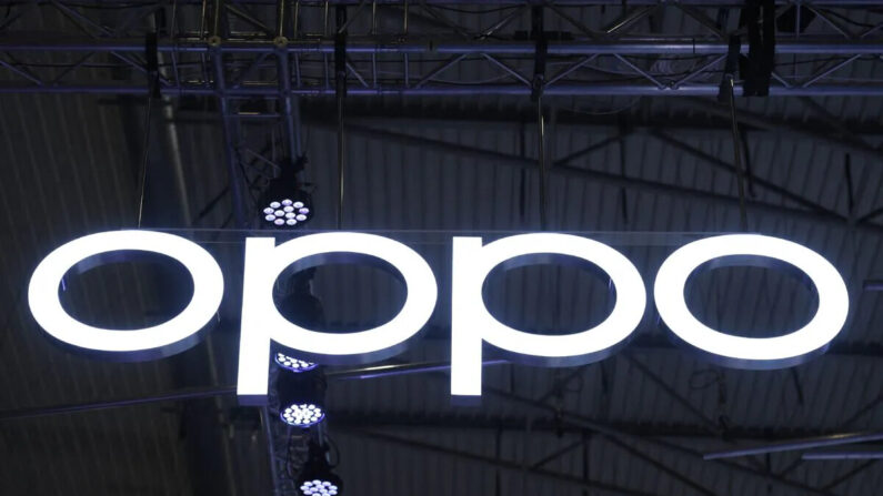Un logotipo de Oppo en el Mobile World Congress, en Barcelona, ​​España, el 2 de marzo de 2022. (Josep Lago/AFP a través de Getty Images)
