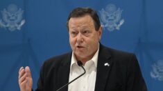 Embajador de EE.UU. respeta medida contra las pandillas en El Salvador