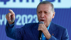 Erdogan y su rival compiten por los indecisos en la víspera de la segunda vuelta electoral