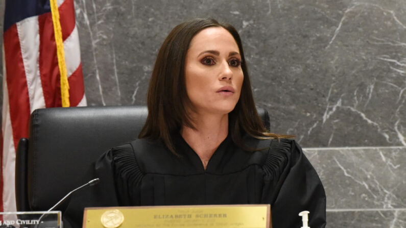 La jueza de circuito Elizabeth Scherer, foto tomada el 27 de abril de 2018, en Fort Lauderdale, Florida. (Taimy Álvarez-Pool/Getty Images)