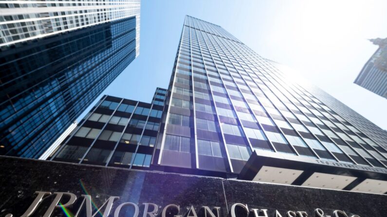La sede de JPMorgan Chase aparece en una imagen en Nueva York el 17 de abril de 2019. (Johannes Eisele/AFP vía Getty Images)