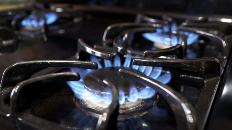 Una estufa de gas natural en Chicago, Illinois, el 12 de enero de 2023. (Scott Olson/Getty Images)