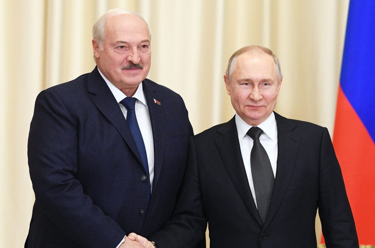 Putin dice que Rusia colocará armas nucleares en Bielorrusia el próximo mes