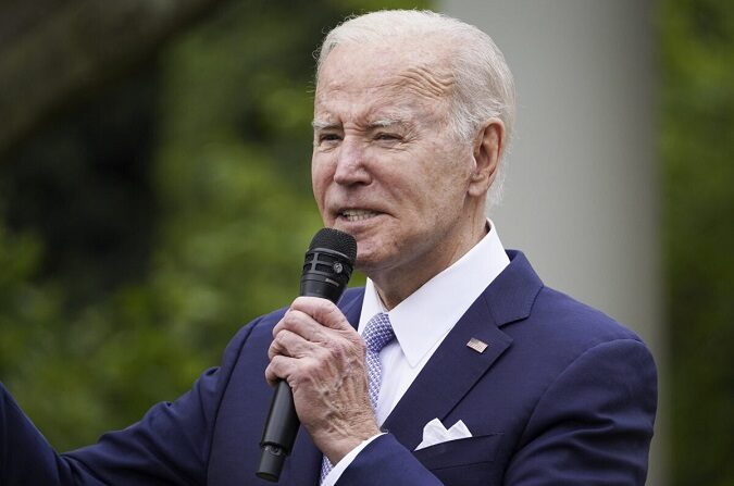 El presidente Joe Biden habla en la Rosaleda de la Casa Blanca, en Washington, el 1 de mayo de 2023. (Madalina Vasiliu/The Epoch Times)