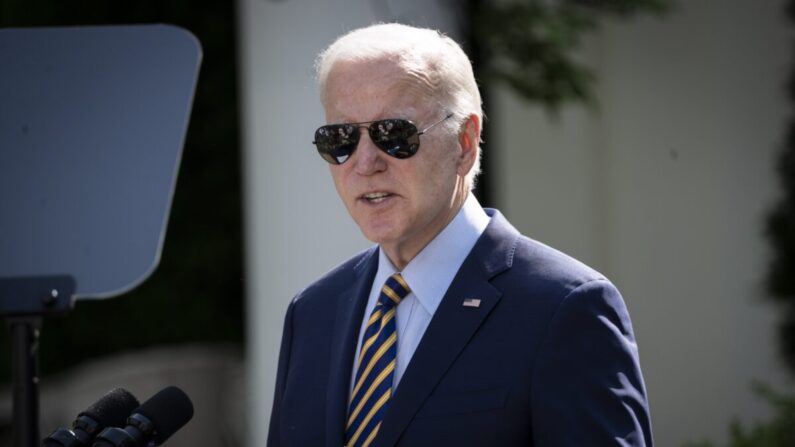 El presidente Joe Biden habla en un acto en la Casa Blanca en el Jardín de las Rosas en Washington el 11 de mayo de 2023. (Madalina Vasiliu/The Epoch Times)
