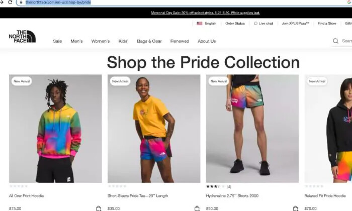 Una captura de pantalla del sitio web de North Face, tomada el 26 de mayo de 2023, muestra la línea de ropa "Pride Collection" de la firma. (North Face/Captura de pantalla vía The Epoch Times)
