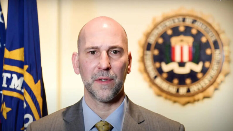 El entonces subdirector de la oficina de campo del FBI en Washington, Steven M. D'Antuono, en una imagen de archivo de un video. (FBI vía The Epoch Times)
