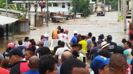 Cerca de 12,000 afectados por lluvias en provincia ecuatoriana fronteriza con Colombia