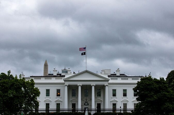 La Casa Blanca aparece el 30 de abril de 2023 en Washington, DC. (Samuel Corum/Getty Images)