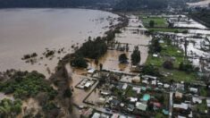 Dos muertos y miles de chilenos aislados por lluvias torrenciales en Los Andes