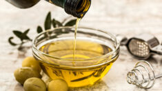 Los milagros del aceite de oliva para la salud: consejos para elegir el adecuado