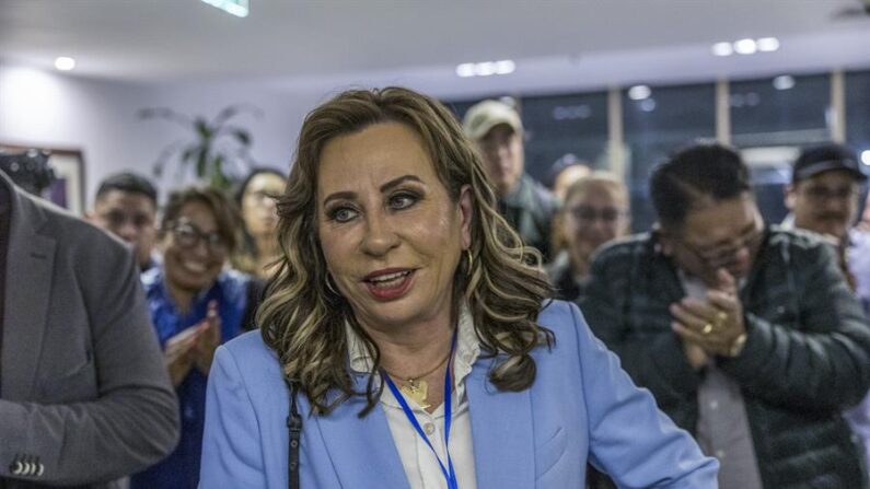 La candidata Sandra Torres Casanova, de la Unidad Nacional de la Esperanza, que pasa a la segunda vuelta de las elecciones presidenciales. EFE/Esteban Biba
