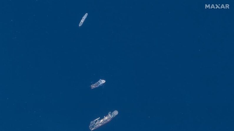 Una imagen de satélite facilitada por Maxar Technologies muestra las operaciones de búsqueda y rescate relacionadas con el sumergible Titan desaparecido cerca de los restos del Titanic en el Océano Atlántico, 22 de junio de 2023. EFE/EPA/Maxar Technologies 