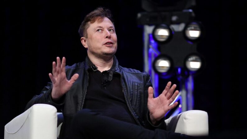 Elon Musk, fundador e ingeniero jefe de SpaceX, habla en la Conferencia y Exposición de Satélites 2020 en Washington, el 9 de marzo de 2020. (Win McNamee/Getty Images)