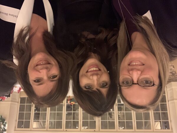 (De izquierda a derecha) Lauren Eden, Melissa Ohden y Delana Brooks, las tres supervivientes de abortos. (Cortesía de Lauren Eden)