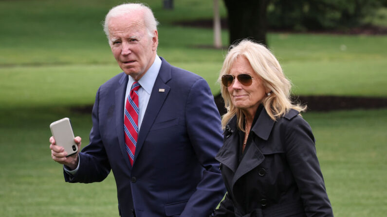 El presidente Joe Biden y la primera dama Jill Biden regresan a la Casa Blanca en Washington el 30 de mayo de 2023. (Win McNamee/Getty Images)