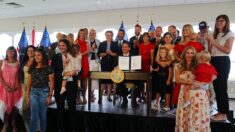 DeSantis firma un presupuesto de 116,500 millones de dólares para Florida