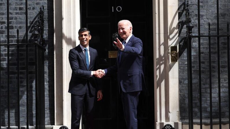 El presidente de Estados Unidos, Joe Biden, y el primer ministro británico, Rishi Sunak. EFE/EPA/Andy Rain 