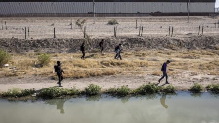 Texas recupera isla ocupada por cárteles mexicanos en su lucha por asegurar la frontera