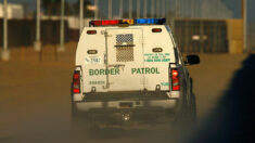 Caen dos migrantes mexicanos del muro fronterizo en Arizona y muere uno de ellos
