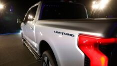 Ford rebaja hasta en 10,000 dólares los precios de la camioneta eléctrica F-150 Lightning