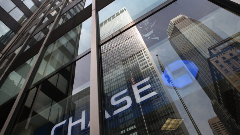 La sede del banco JPMorgan Chase en el centro de Manhattan, en Nueva York, el 13 de julio de 2012. (John Moore/Getty Images)
