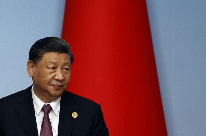 El líder chino Xi Jinping asiste a una rueda de prensa en la Cumbre China-Asia Central en Xian, en la provincia septentrional china de Shaanxi, el 19 de mayo de 2023. (Florence Lo/AFP vía Getty Images)