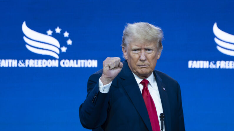 El expresidente Donald Trump habla durante la conferencia Fe y Libertad Camino a la Mayoría, en el Hilton de Washington, el 24 de junio de 2023. (Madalina Vasiliu/The Epoch Times)
