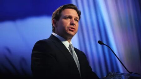 ANÁLISIS: El reinicio de la campaña de DeSantis en Iowa gana terreno