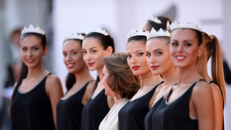 Finalistas del concurso Miss Italia 2018 en el 75º Festival de Cine de Venecia en la Sala Grande de Venecia, Italia, el 7 de septiembre de 2018. (Eamonn M. McCormack/Getty Images)