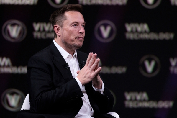 El CEO de SpaceX, Twitter y Tesla, Elon Musk, asiste a un evento durante la feria de innovación y nuevas empresas de tecnología Vivatech en el centro de exposiciones Porte de Versailles, en París, el 16 de junio de 2023. (Joel Saget/AFP vía Getty Images)
